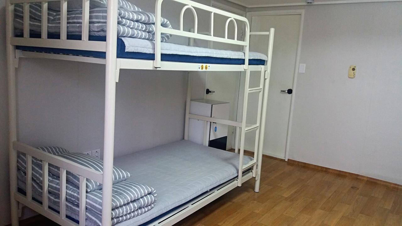 Silk Road Hostel Пусан Екстер'єр фото